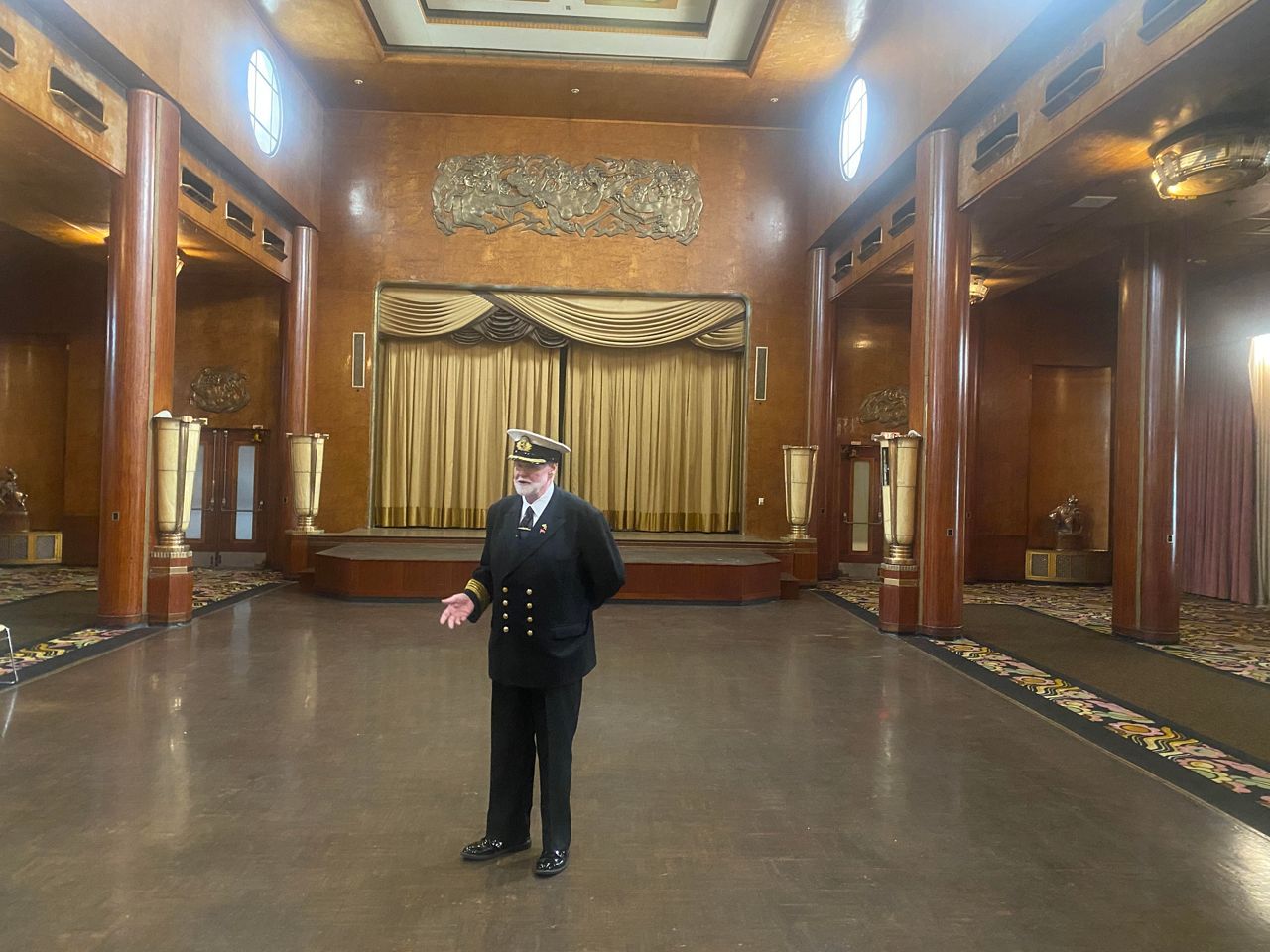 Queen Mary reopens for public tours