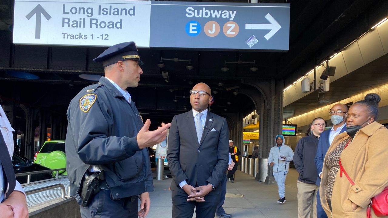 Queens borough president calls for more cops in Jamaica - Vimarsana News