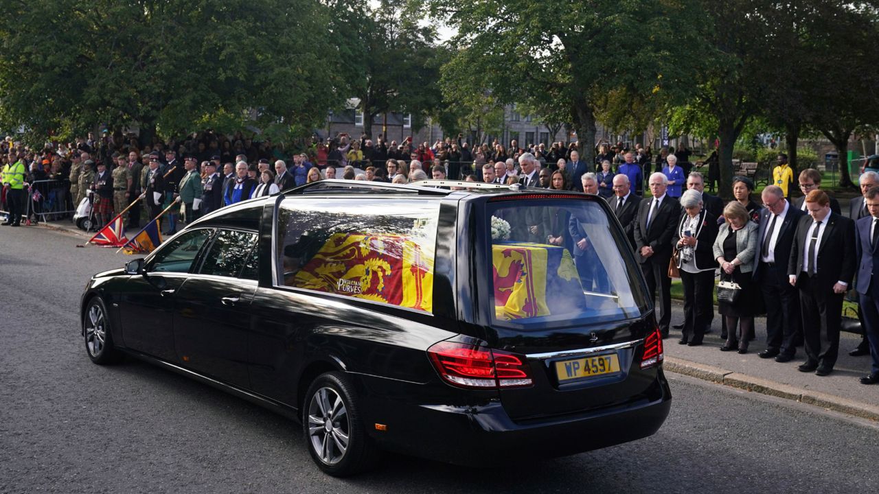 queen's coffin journey through scotland
