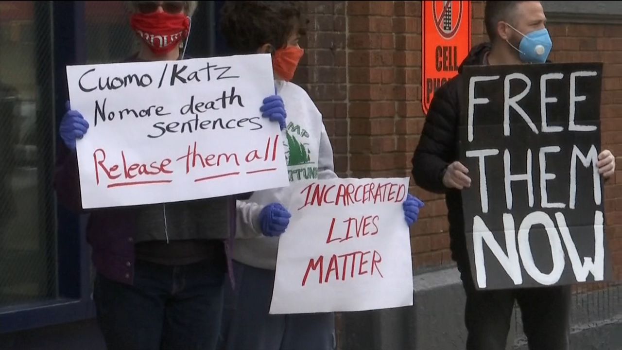 Protesters Demand Release of Queensboro Prisoners