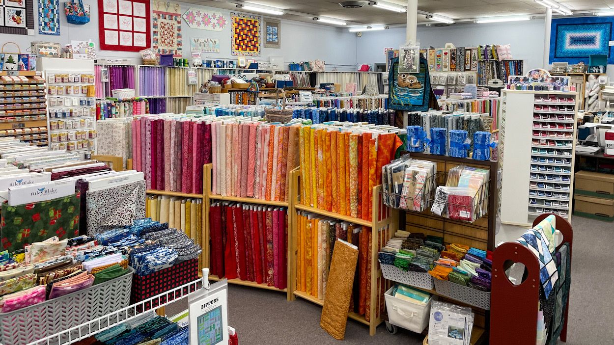 Quilts & Treasures celebrating milestones with discounts