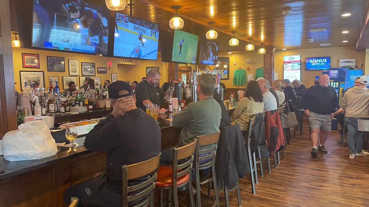 Inside Quinn's Irish Pub in Worcester, MA. (Spectrum News 1/Richard Damas)
