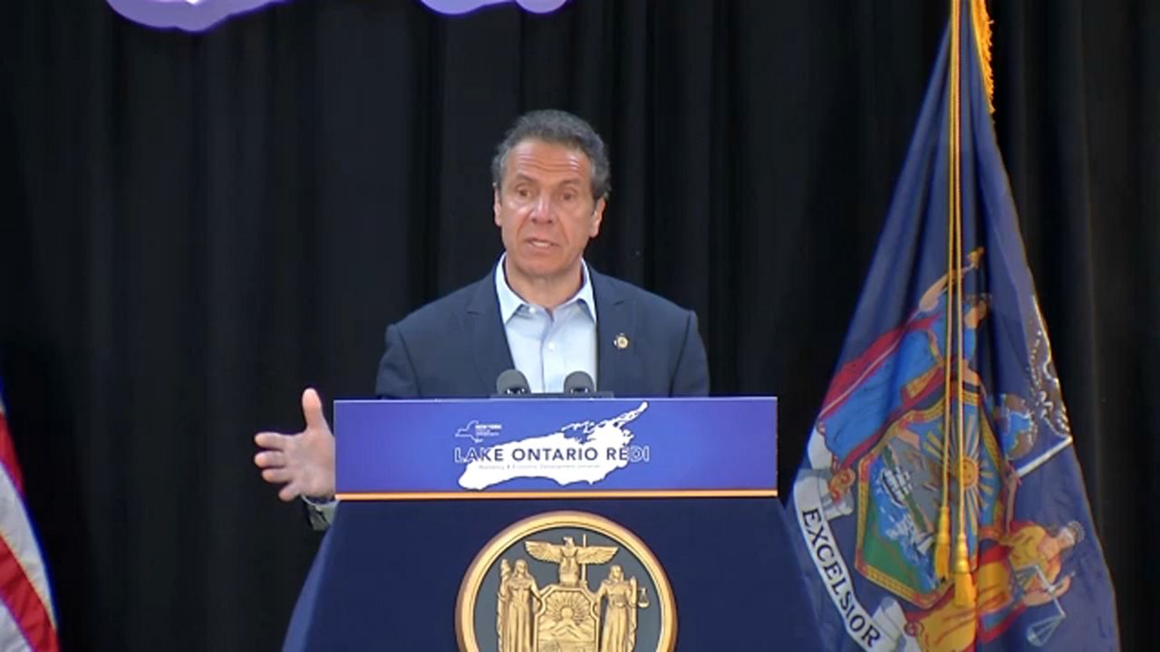 Cuomo podium