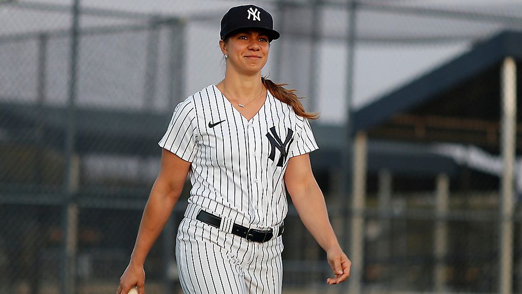 Yankees introduce Rachel Balkovec as first woman manager
