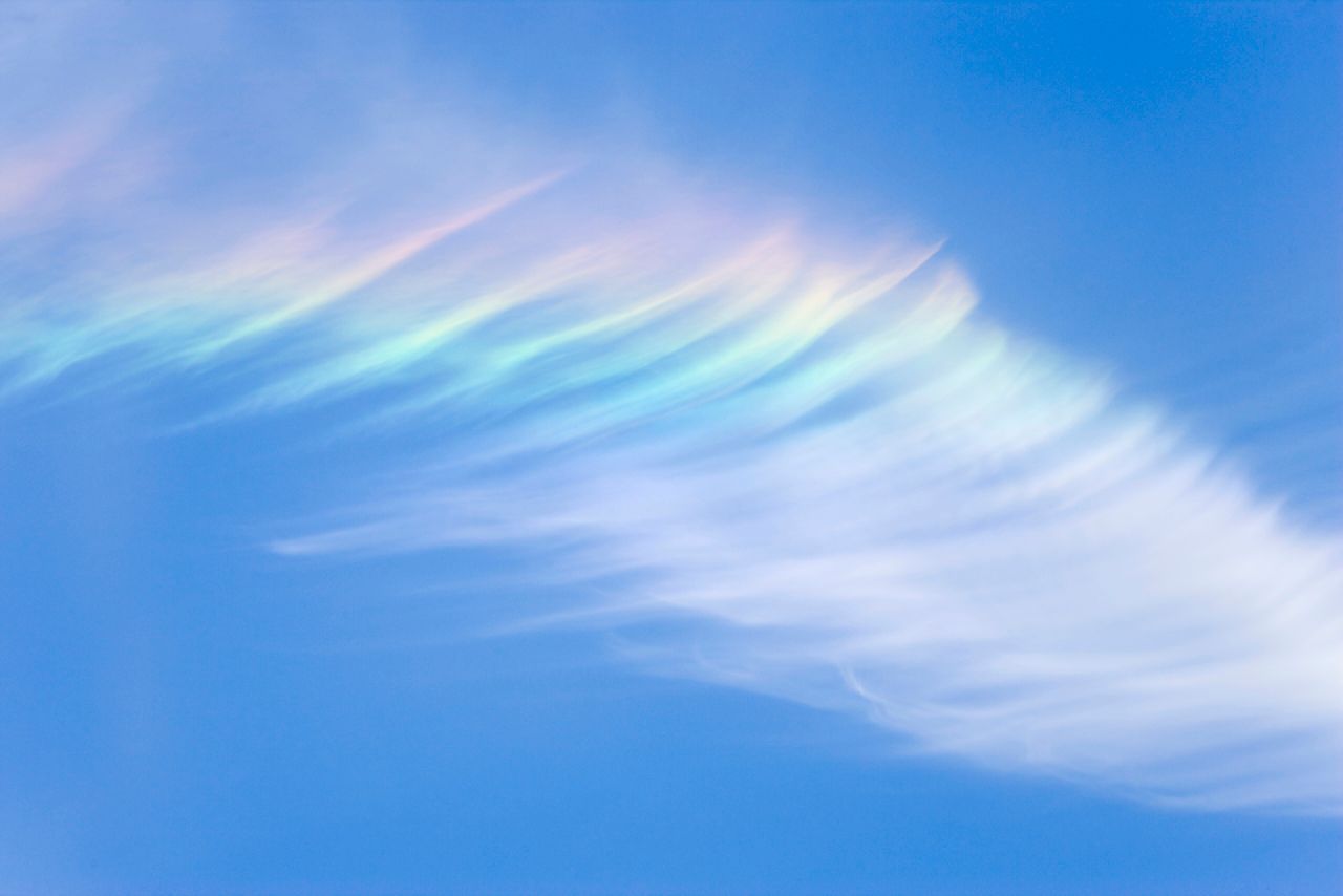 What causes a rainbow in the clouds
