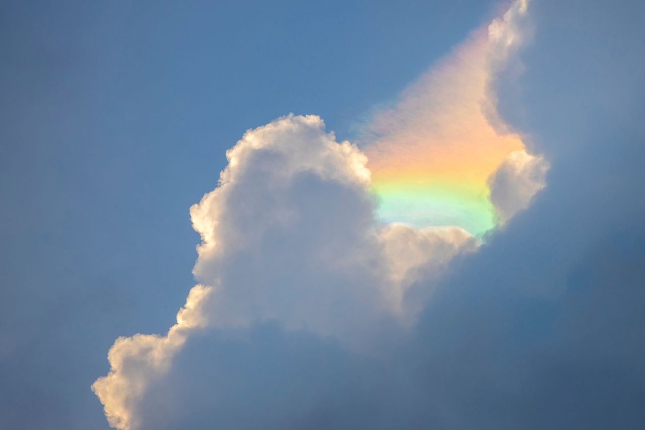 What causes a rainbow in the clouds