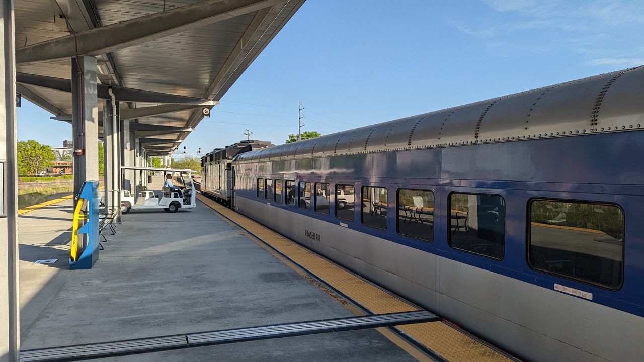 Federal grant gives more funding for high speed rail line between Raleigh, North Carolina, and Richmond, Virginia. 