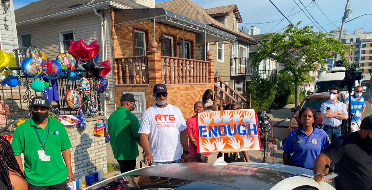 Rally to end gun violence highlights 10-year-old's murder - Vimarsana News