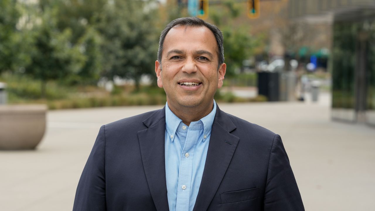 Alvarado pitches independent voice in competitive 6th District race