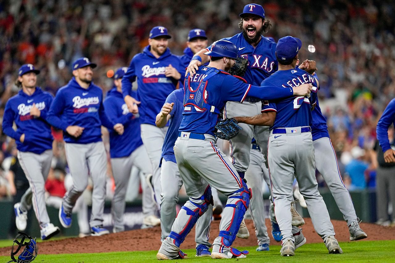 Astros beat Diamondbacks in Game 162 to swipe AL West title from