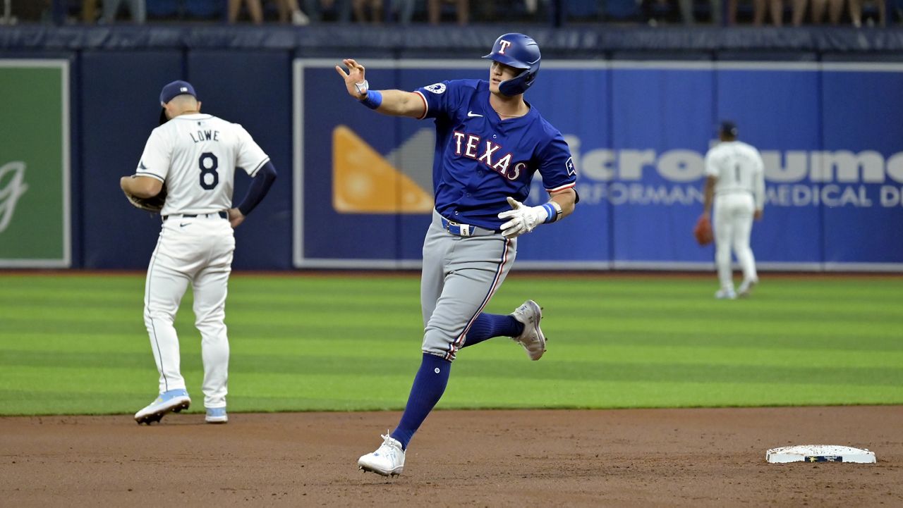 Rangers 3B Josh Jung to have surgery for broken right wrist