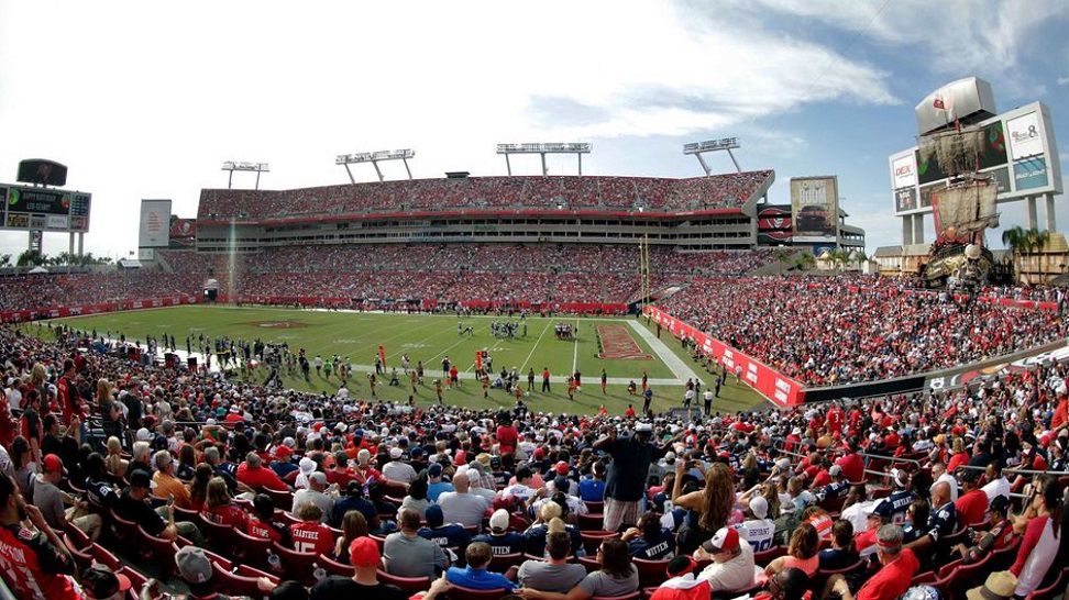 How many fans are at the Raymond James Stadium for the Super Bowl