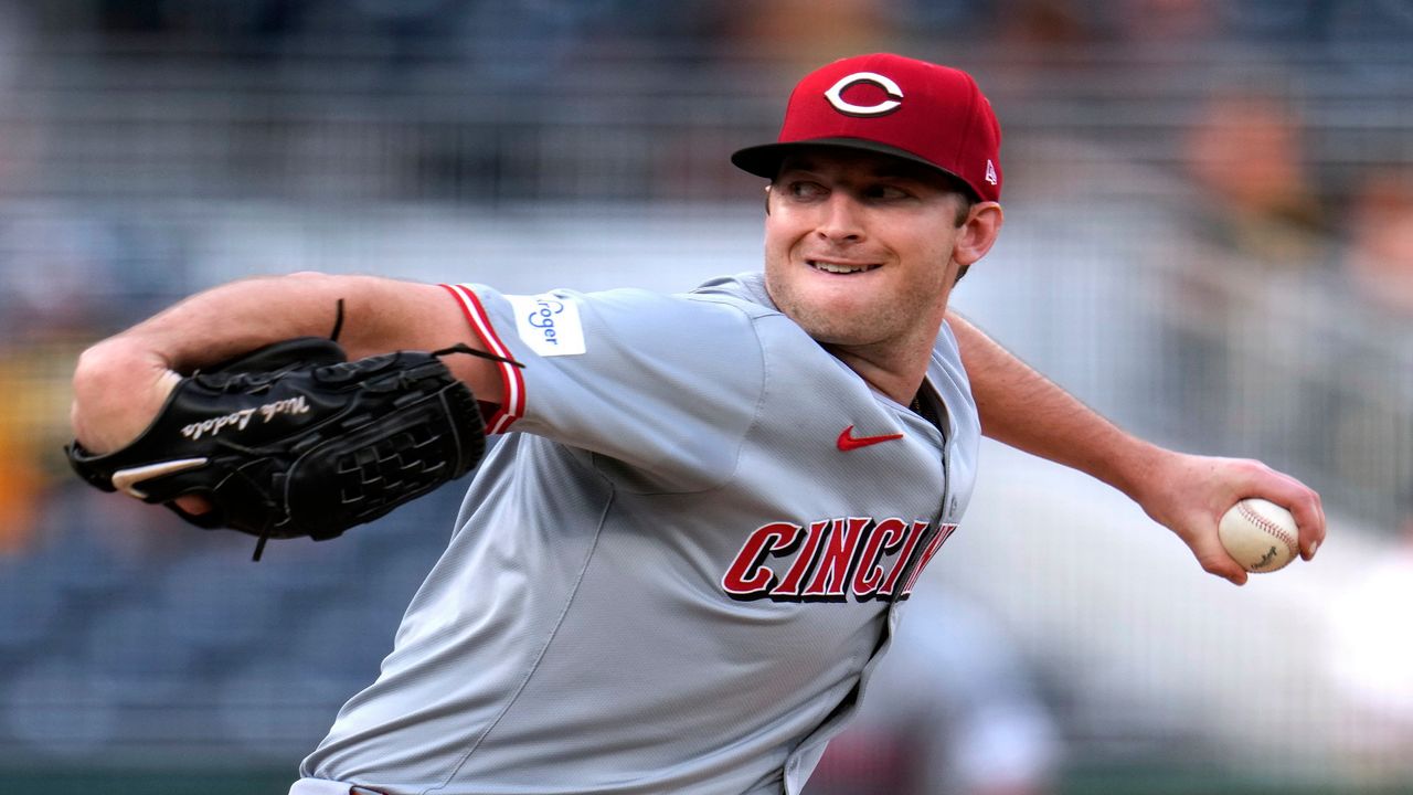 Cincinnati Reds starting pitcher Nick Lodolo delivers during the first inning of the team's baseball game against the Pittsburgh Pirates in Pittsburgh, Tuesday, June 18, 2024.