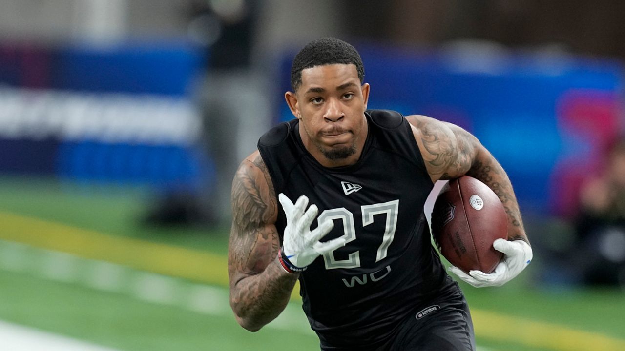 NFL Draft Profile: Reggie Roberson Jr., Wide Receiver, SMU Mustangs - Visit NFL  Draft on Sports Illustrated, the latest news coverage, with rankings for NFL  Draft prospects, College Football, Dynasty and Devy