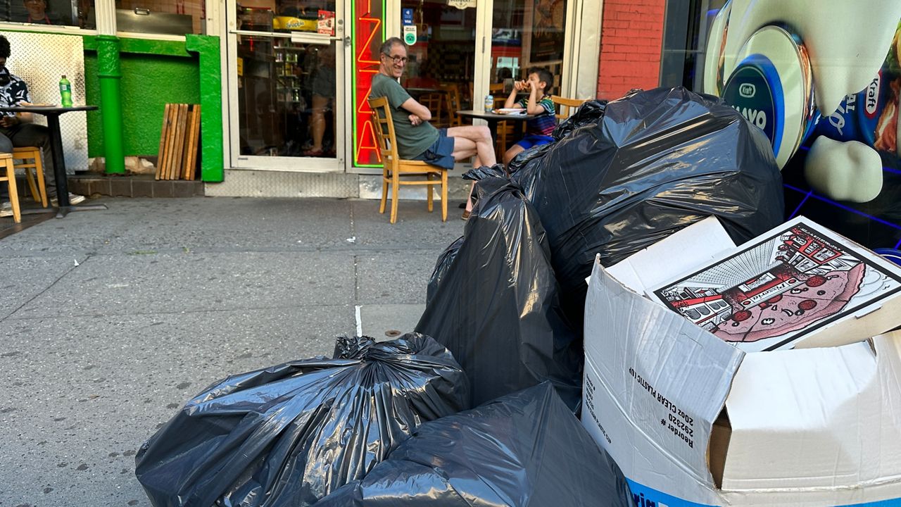 Fines for wrong trash cans at NYC restaurants, bars start soon