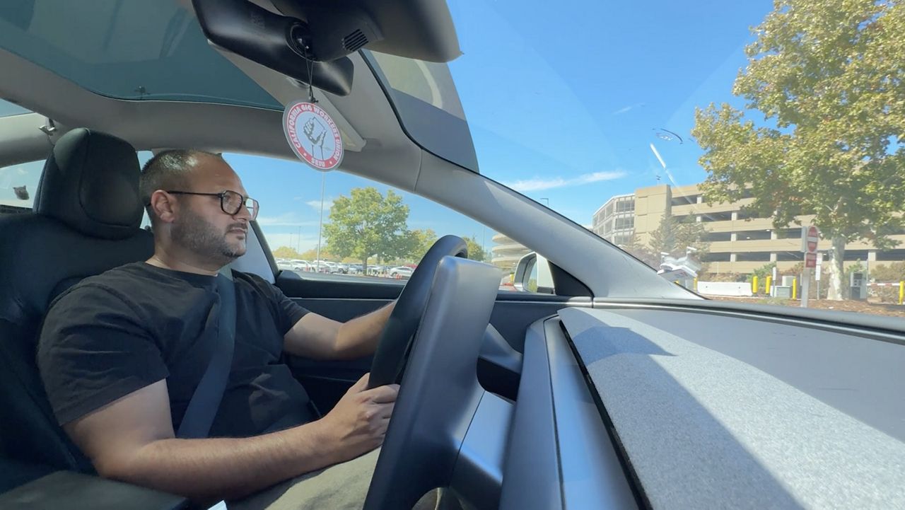 Rideshare drivers unionize as autonomous vehicles reshape industry