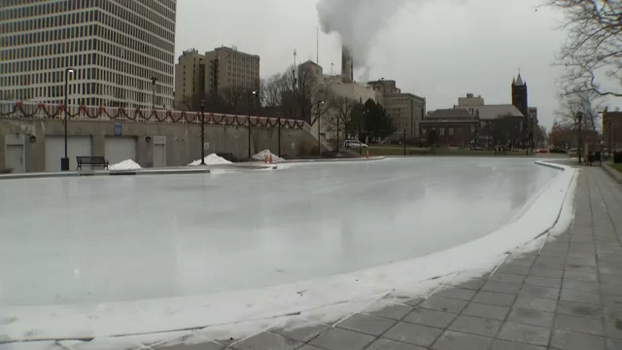 Public Ice Skating Reopens in Rochester