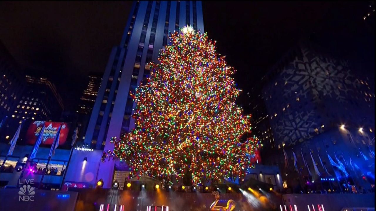 Comienza iluminación del árbol de Navidad Rockefeller Center