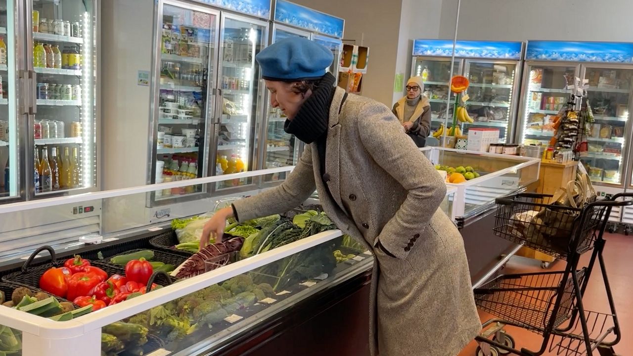 Rolling Grocer brings farm to table for all income levels