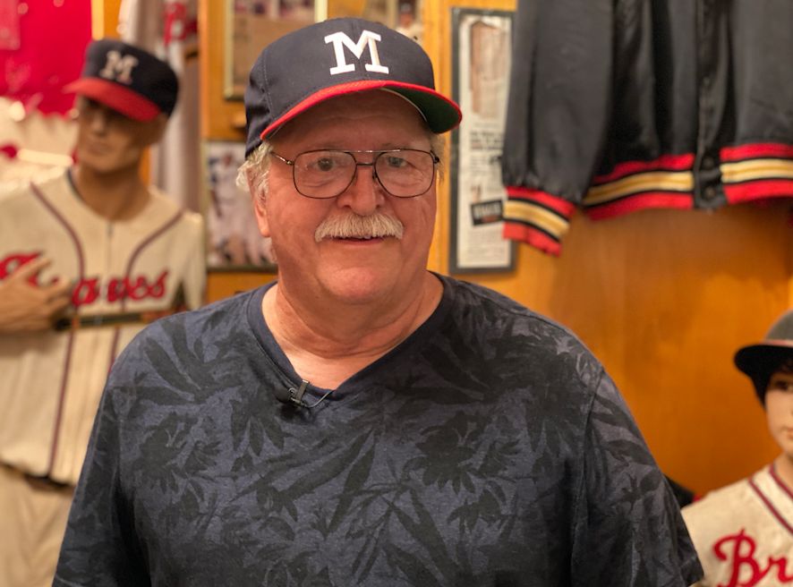 Wisconsinite shares collection of Milwaukee Braves gear