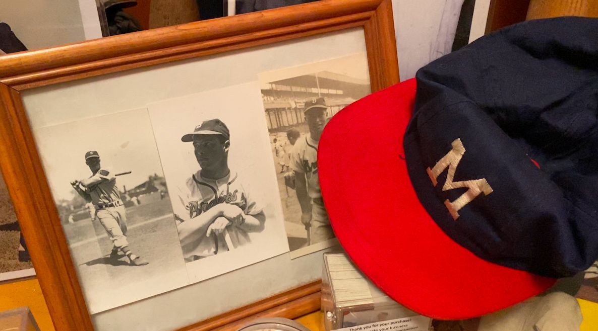 Wisconsinite shares collection of Milwaukee Braves gear