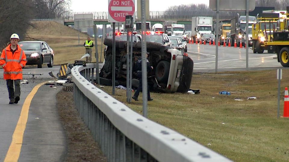 Three dead in onecar crash near Oneida