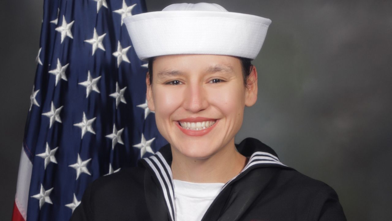 Photo of Seaman Recruit Elizabeth Knapek (U.S. Navy)