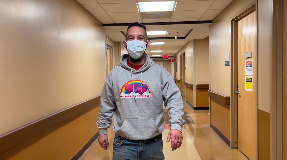Samuel Lovdahl walks the hallways of the Milwaukee VA.