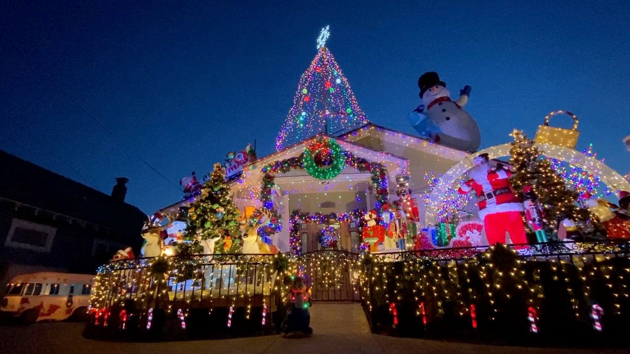 San Diego couple brings North Pole to life