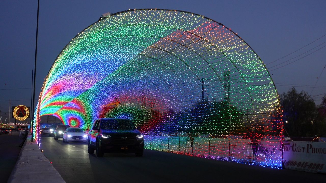 Santa's Speedway Thrills With 2 Miles Of Holiday Lights