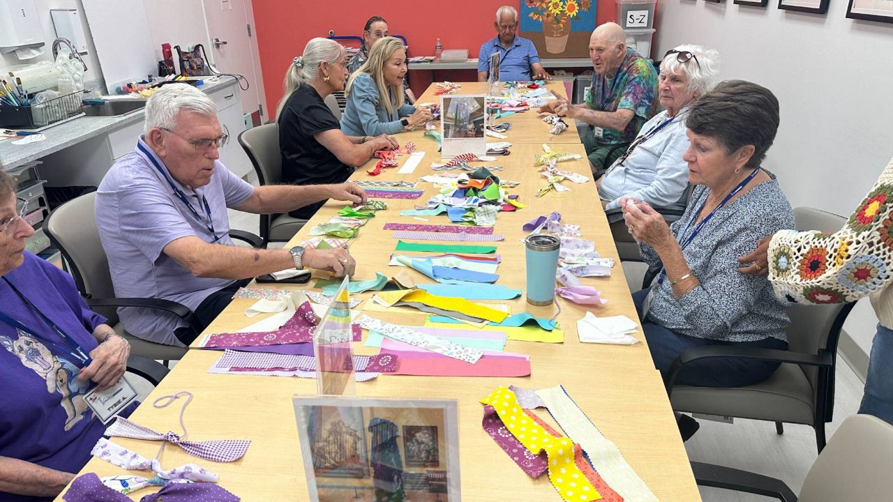 Sarasota adult day center and art museum team up to raise Alzheimer’s awareness