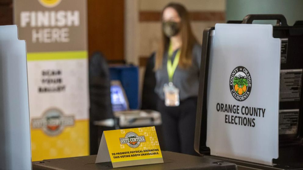 A polling site in Anaheim in 2020. (Los Angeles Times/Allen J. Schaben)
