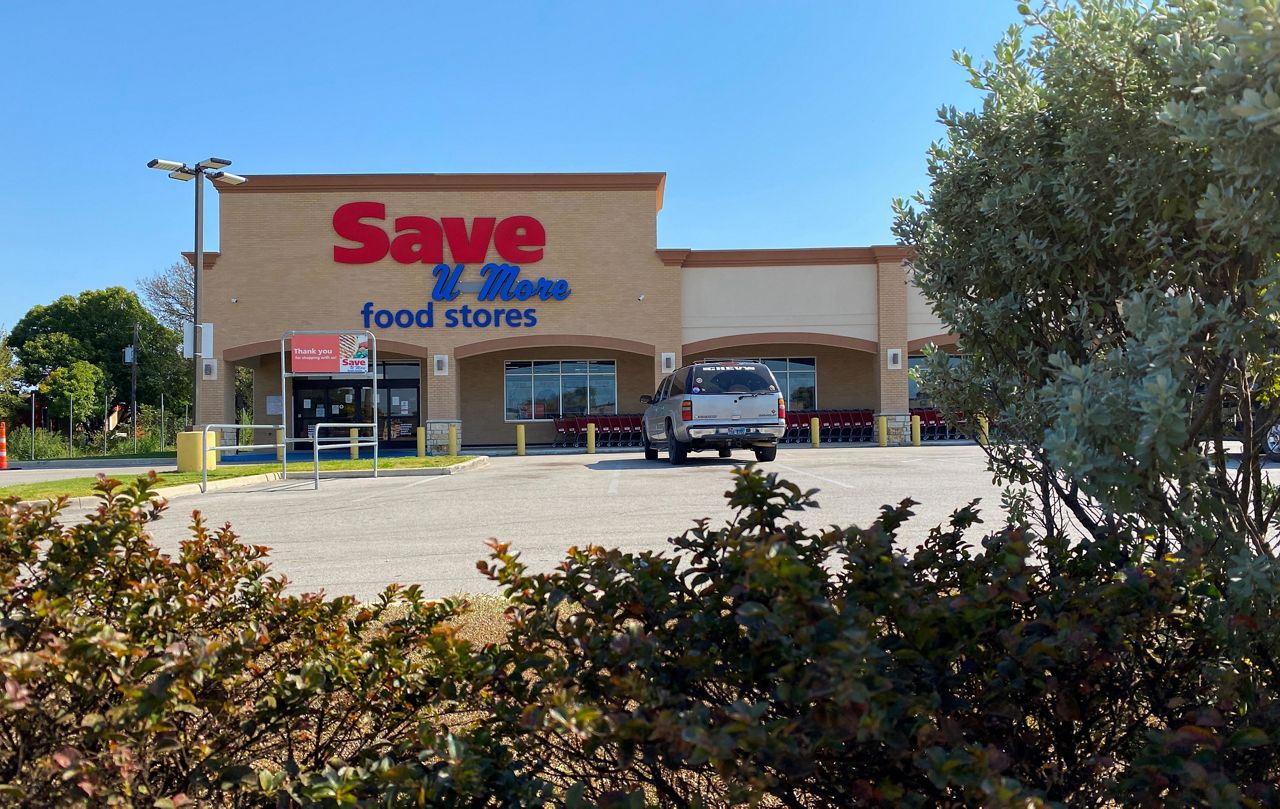 The exterior of the Save U More grocery store located in the Highland Hills neighborhood of South Dallas. (Stacy Rickard/Spectrum News 1)