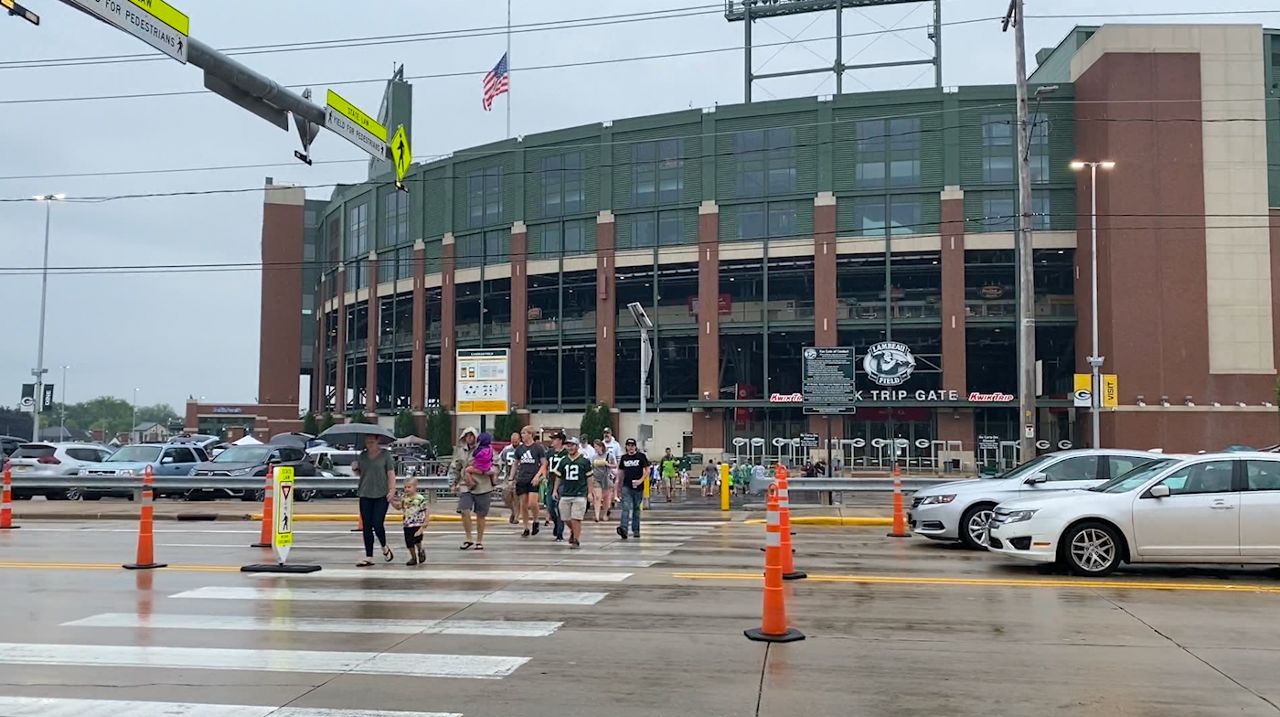 Lambeau Field on X: Autumn in Wisconsin. 