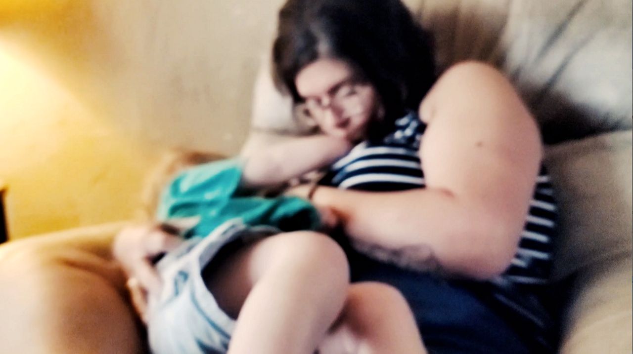 Mother offers to wet nurse amidst formula shortage