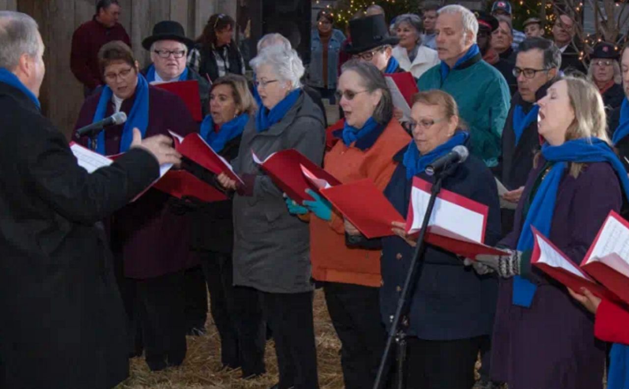 Carolers perform outside the live Nativity scene in Eden Park. (Photo courtesy of Western & Southern Financial Group)