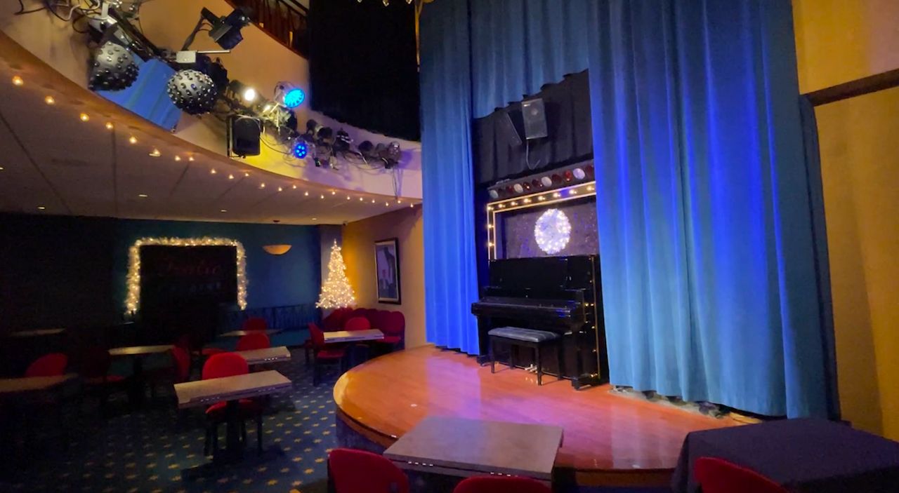 Restaurants near me open on new year's eve