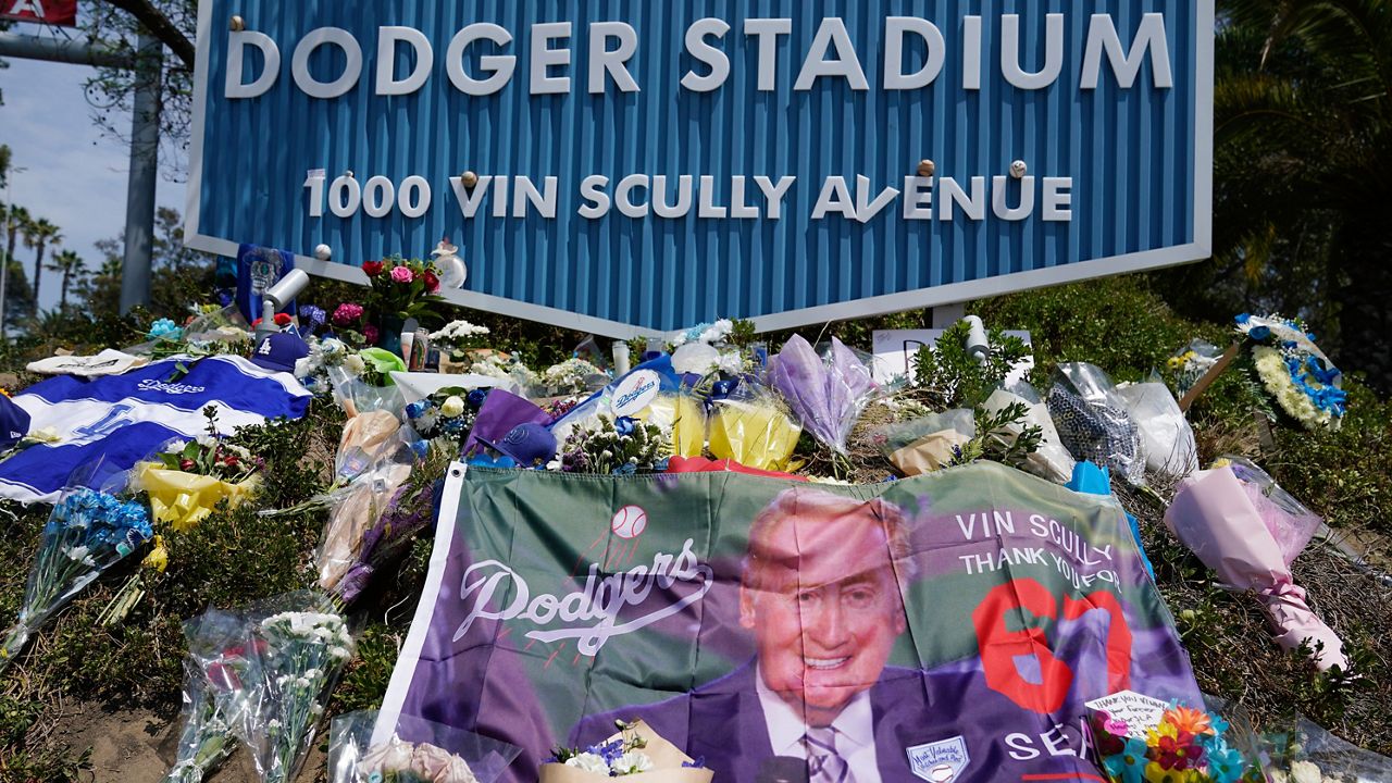 Los Angeles Dodgers honoring Vin Scully with commemorative patch