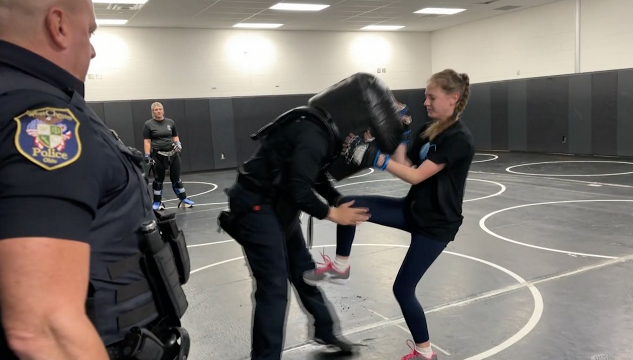 Police helping teens with selfdefense classes