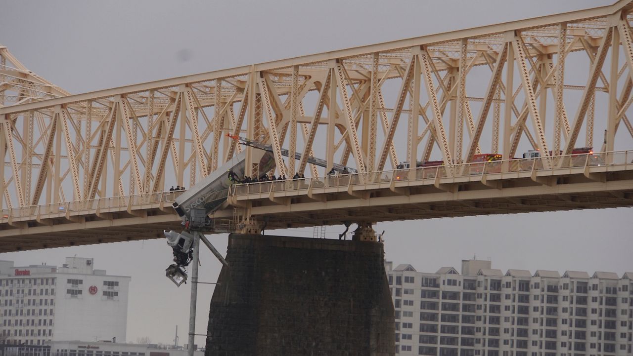 Dashcam footage of Clark Memorial Bridge accident released