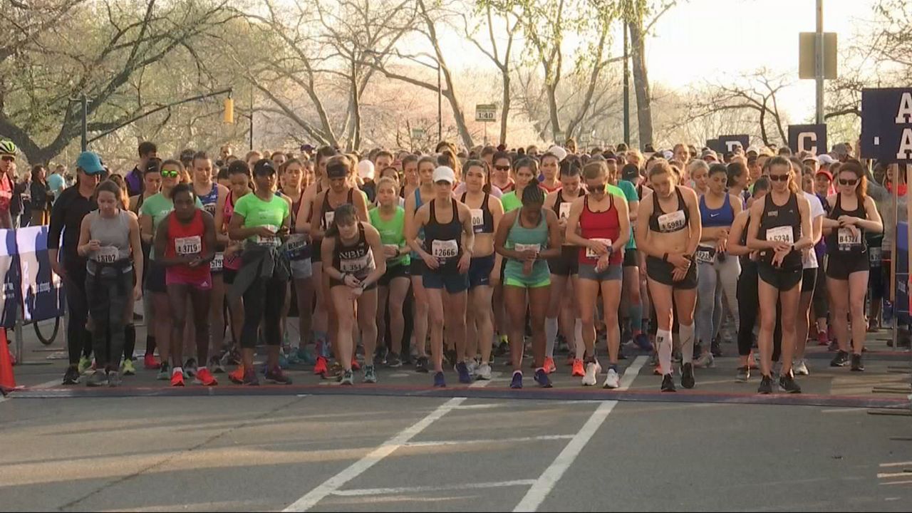 Thousands Run in Women's HalfMarathon on Sunday