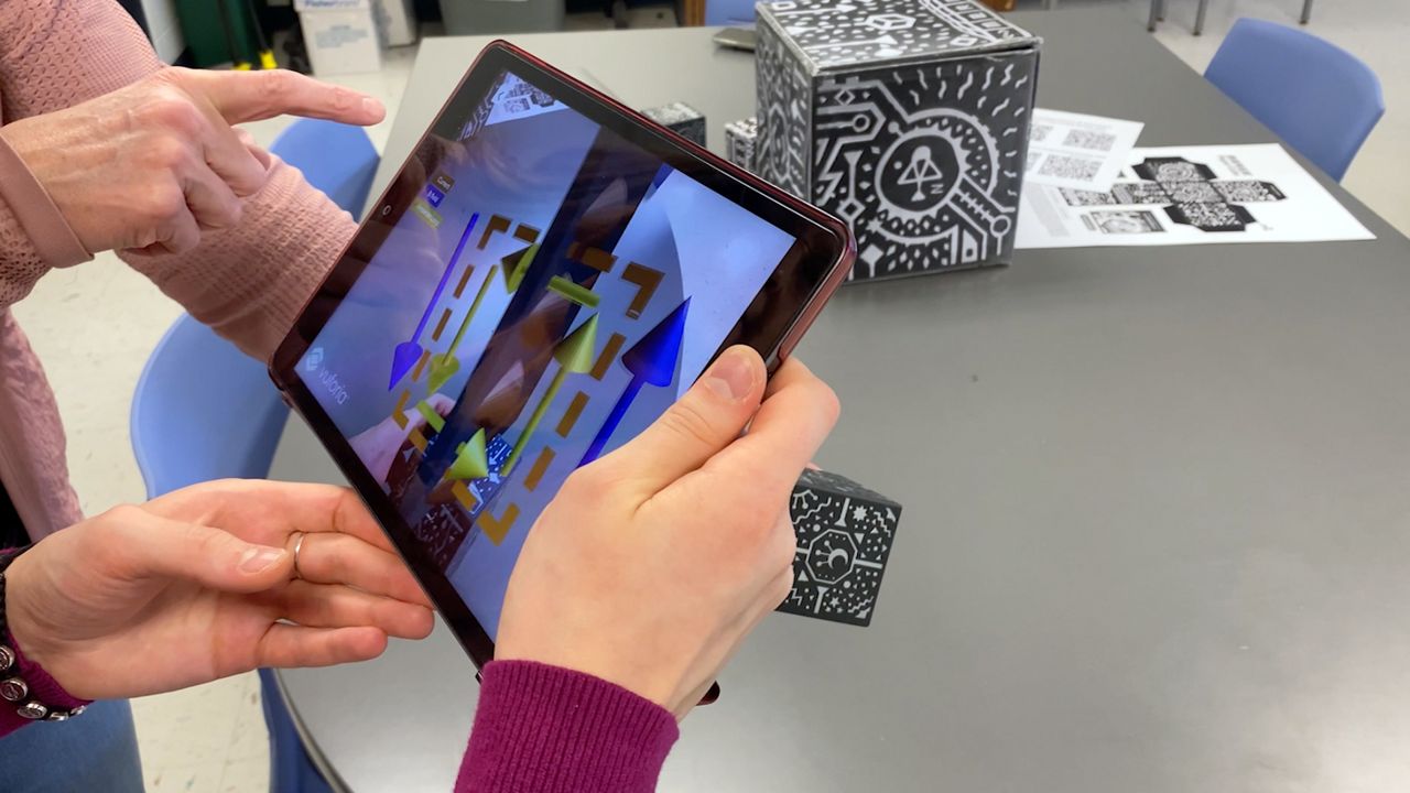 Siena professor using augmented reality in science lessons
