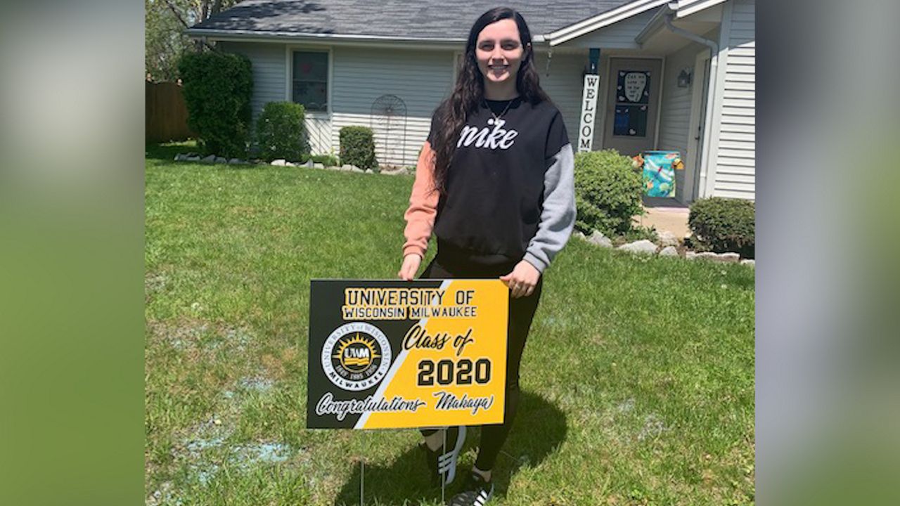 Signs Inspire High School Seniors During Coronavirus Crisis