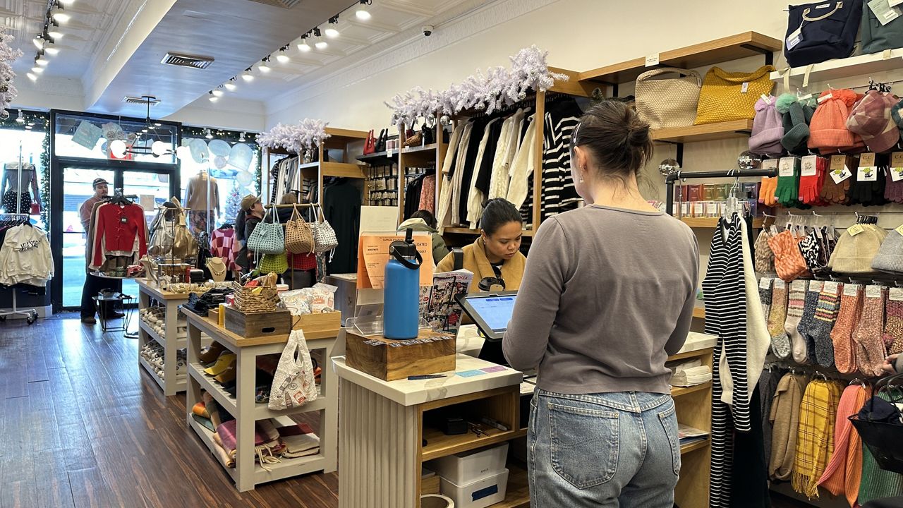 New Yorkers shop local on Small Business Saturday