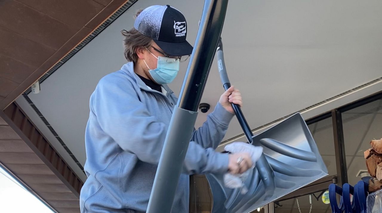 Raleigh hardware store braces for weekend winter weather - Vimarsana News