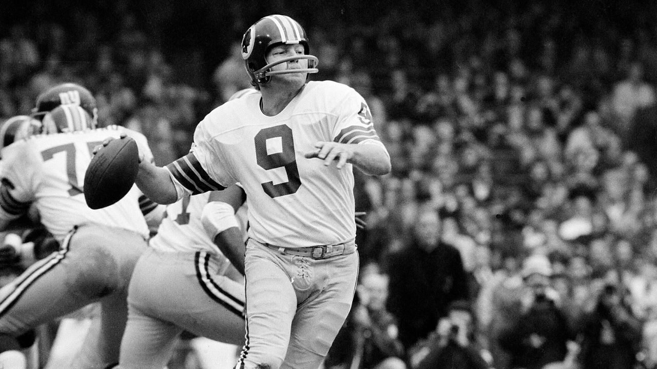 Sonny Jurgensen, the strong-arm NFL QB from North Carolina, dies at 91