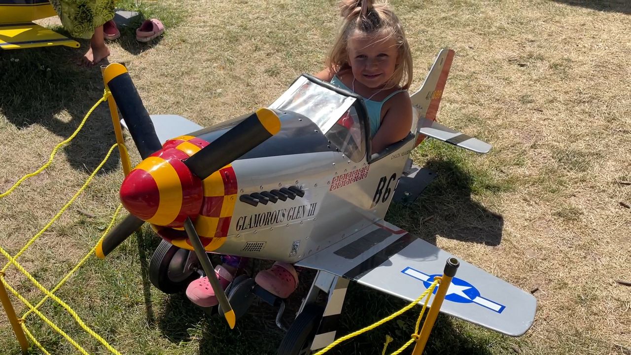 Pedal Planes entertain kids at EAA AirVenture