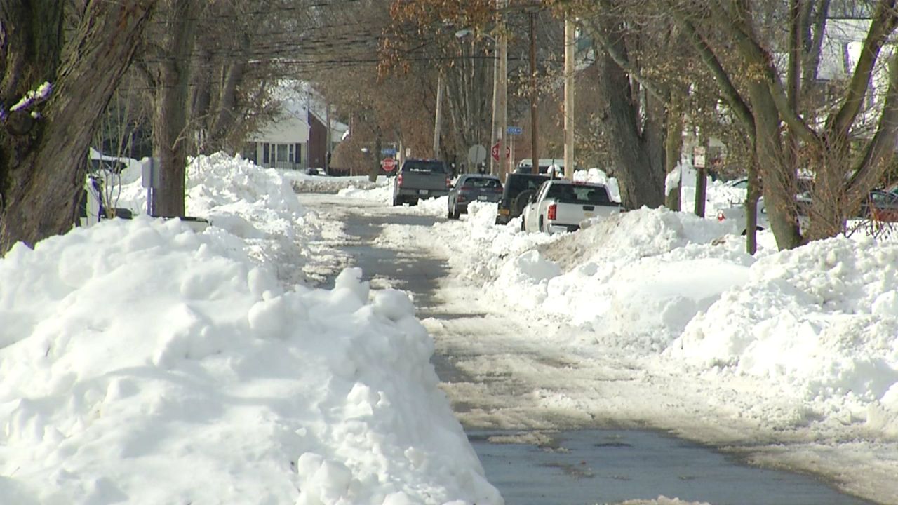 霍库尔州长敦促纽约人提前做好准备，应对本周初的湖效雪