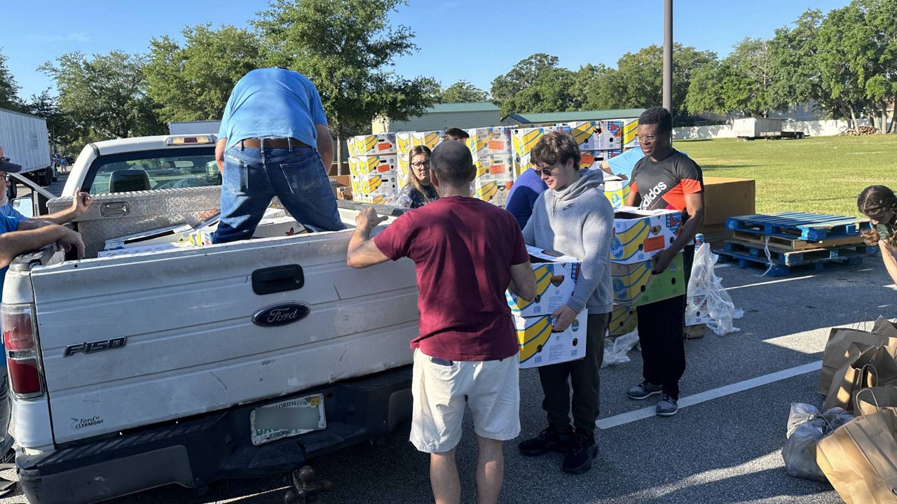 Volunteers for Southeastern Food Bank came out Saturday morning to donate boxes of food to families in need. (Spectrum News/Destiny Wiggins)