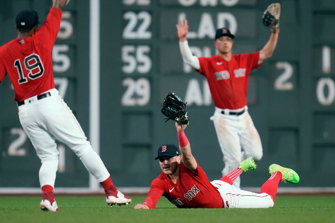 Red Sox sweep Rockies